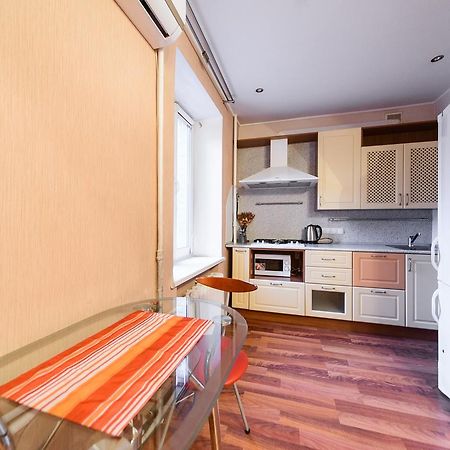 קייב Apartment On Hryhoriia Chuprynky מראה חיצוני תמונה