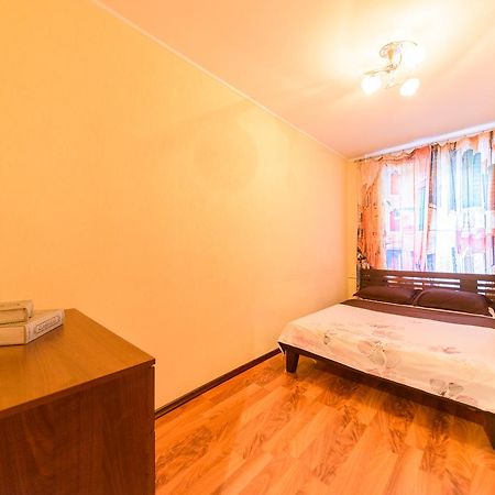 קייב Apartment On Hryhoriia Chuprynky מראה חיצוני תמונה