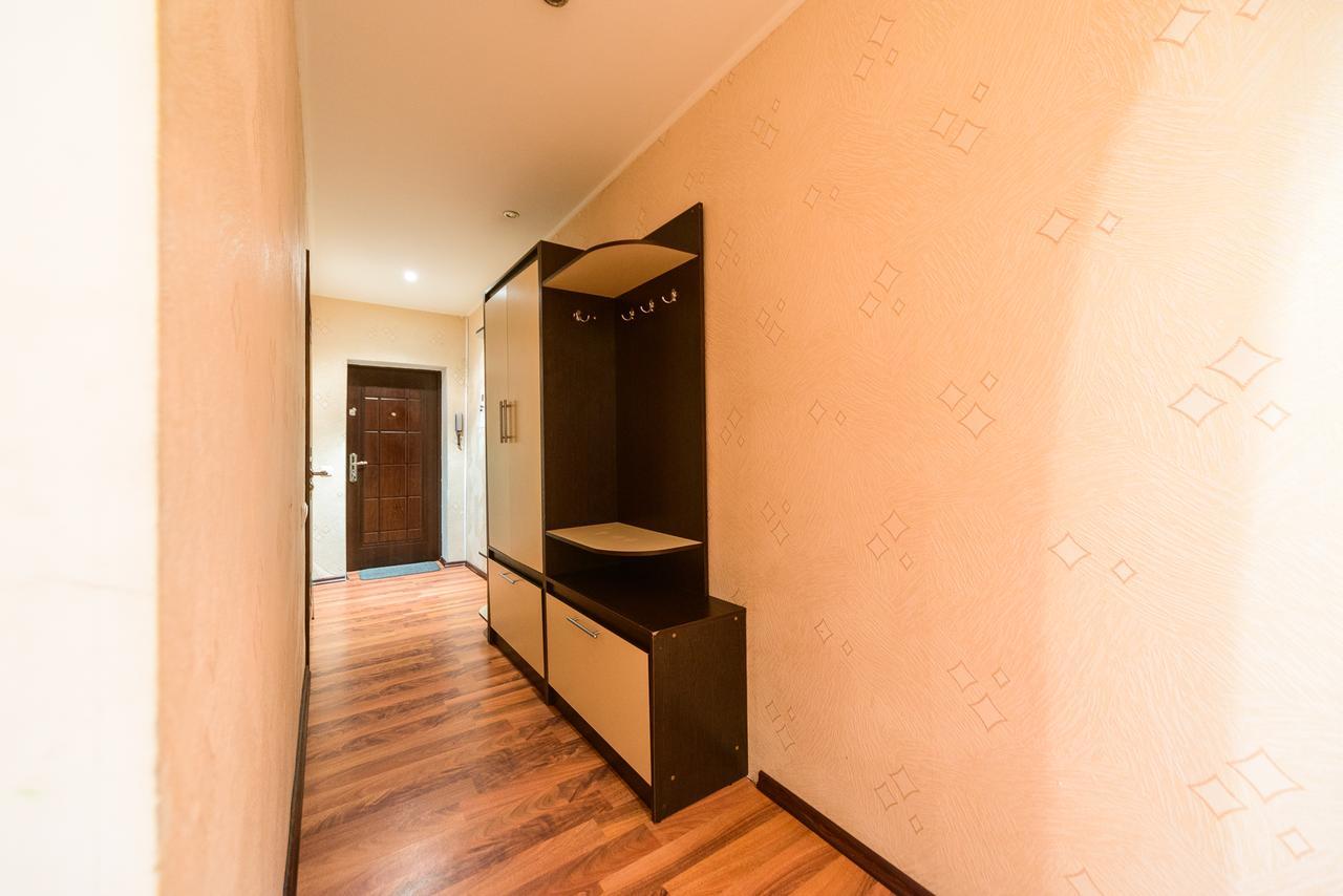 קייב Apartment On Hryhoriia Chuprynky מראה חיצוני תמונה